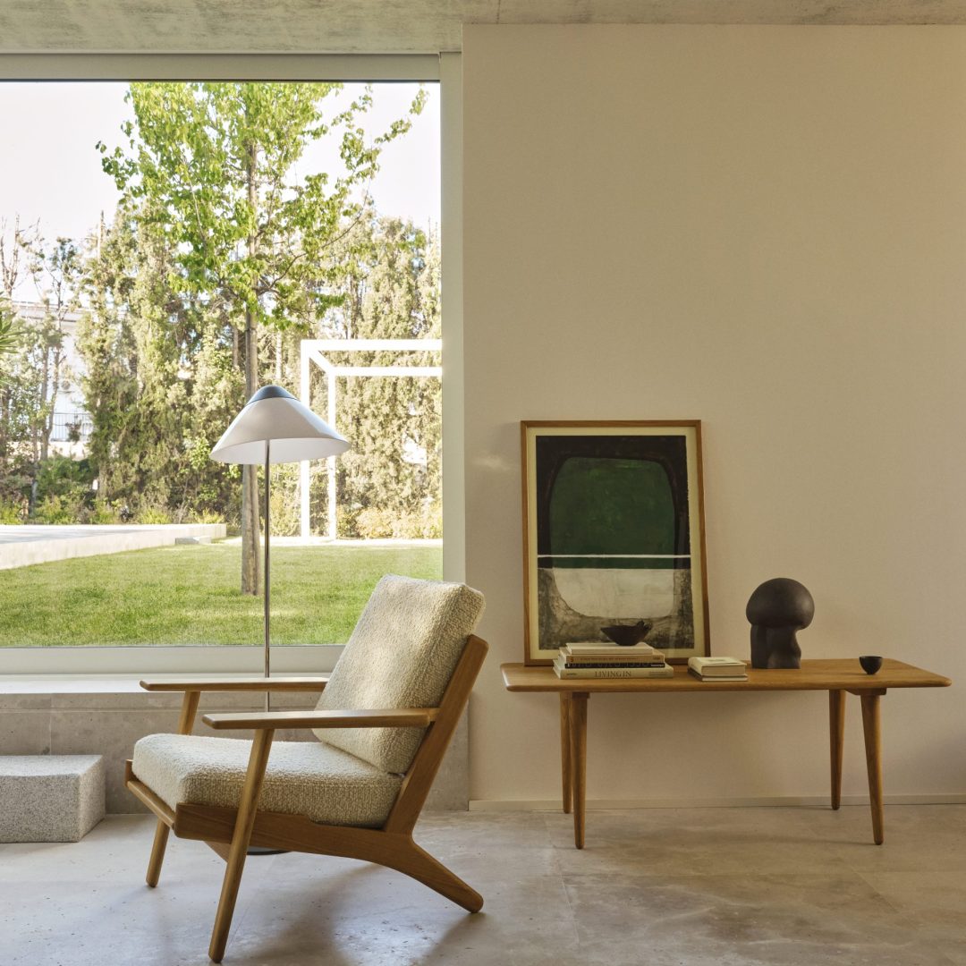 HJW03_black_ CH290_oak_oil_bute_storr 1501 eggshell_CH011_oak_oil (1)